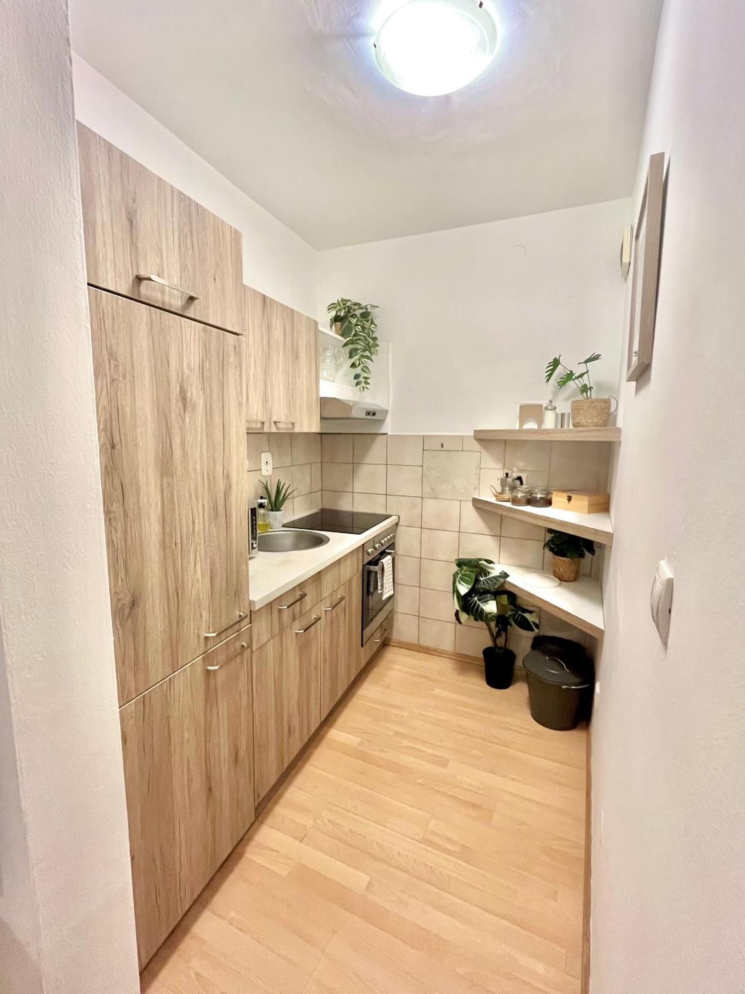 Apartment Simona - Old Town Братислава Екстериор снимка