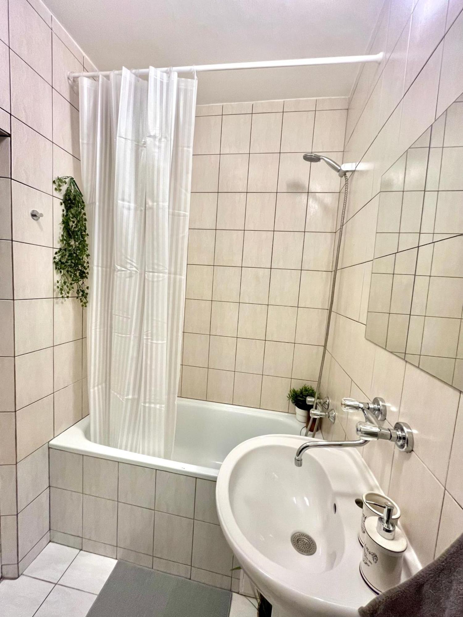 Apartment Simona - Old Town Братислава Екстериор снимка